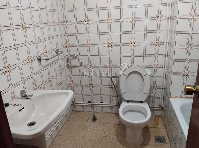 Foto 5d397737-533a-4d1b-9236-6c77a9a67a11. Piso en Berbés - Peritos Vigo