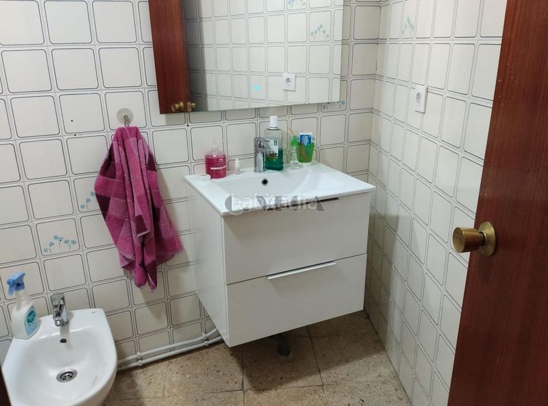 Foto 9de037b3-1cc2-4cc3-a913-9f17e6dad890. Piso en Berbés - Peritos Vigo