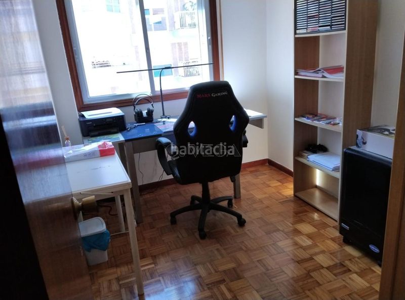 Foto d30047fb-b335-41f8-98a4-cbc13d8e75b5. Piso en Berbés - Peritos Vigo