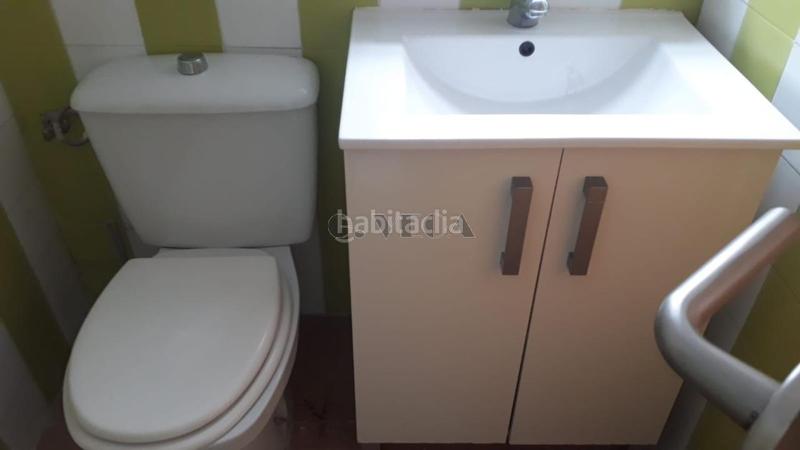 Foto 400fe456-cc31-4666-9b57-673db8eee152. Alquiler local comercial en ramón cabanillas 5 en Santiago de Compostela