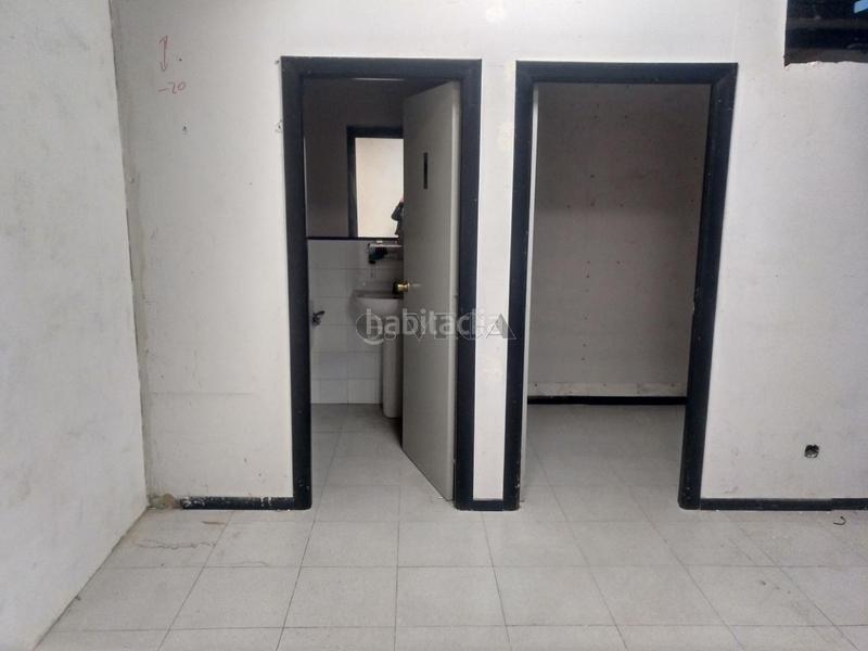 Foto cbef55e0-b23e-4b69-94ea-6866e58ab1f1. Local comercial a fragoso 22 a As Travesas - Balaidos Vigo