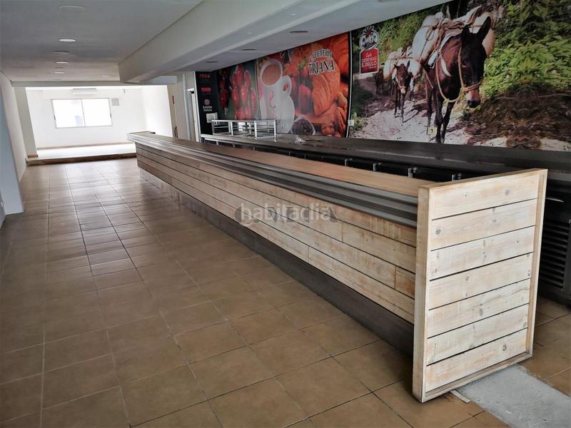 Foto 61f5d019-31d4-43c3-862d-185ac0665ed4. Rent business premise in pi y margall 108 in Camelias - Pi y Margall Vigo