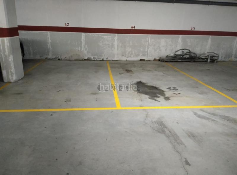 Foto fcd12ac1-d6e4-4e0c-821c-d2c85e0993be. Alquiler parking coche en enrique alonso xalueiro 27 en Vigo