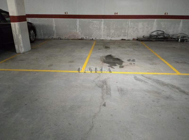 Foto 32c09f62-a796-4122-9260-e1cf4d4e4cdd. Miete autoparkplatz in enrique alonso xalueiro 27 in Vigo