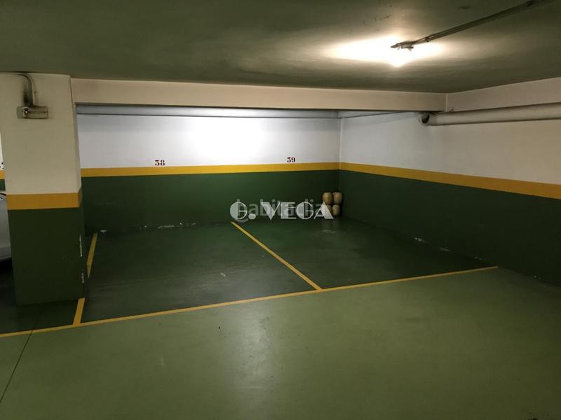 Foto efc1d833-d694-4bd9-94aa-30af5db1de6c. Parking voiture dans gran vía 134 dans O Castro Vigo