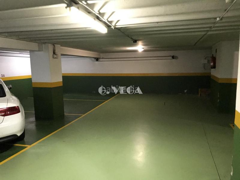 Foto 1340455c-81bc-46e0-b5f7-b0324c80b4d4. Posto auto in gran vía 134 in O Castro Vigo