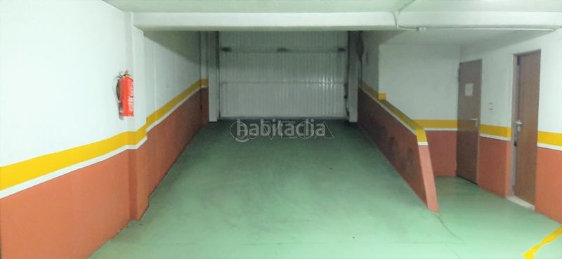Foto 71c7e7a4-029b-42c2-b917-1cb5cd1f727d. Parking voiture dans O Castro Vigo