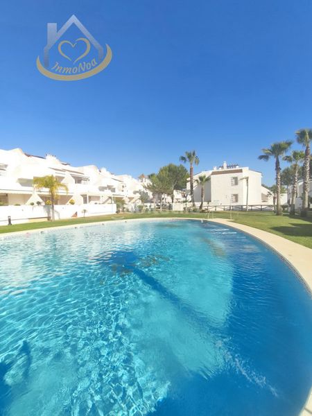Foto fbc11df3-8039-446a-a22e-a5656e442620. Apartament amb xemeneia aparcament piscina a Islantilla golf Islantilla