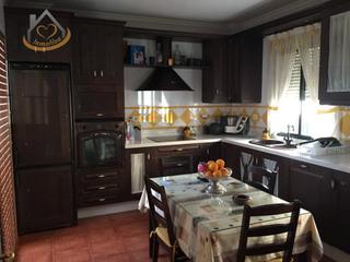 Casa adossada a Lepe. Adosado en venta en calle méxico, lepe  201 m² construidos | 3 p