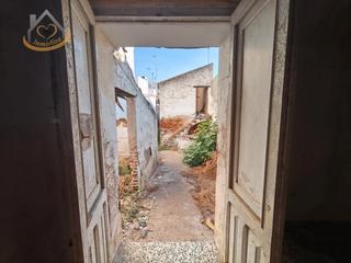 Terreno residenziale  Calle lepe 25. Solar urbano en venta en centro de cartaya con pozo propio