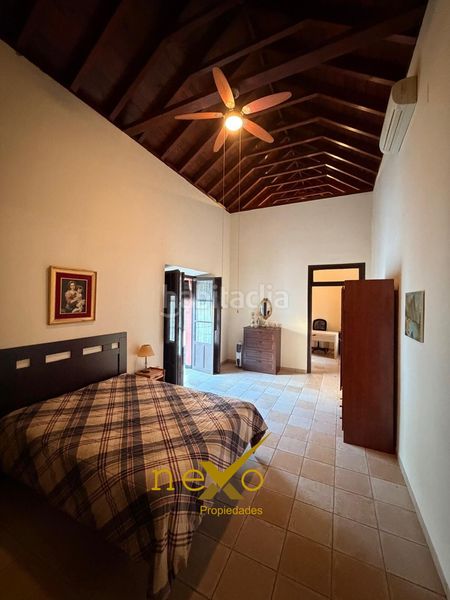 Foto 0d9ee30d-30ae-4892-8969-9960865d40de. Casa amb aparcament a Carmona