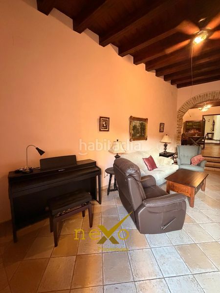 Foto b726994c-01cf-4cc6-a515-7892e2361523. Casa amb aparcament a Carmona