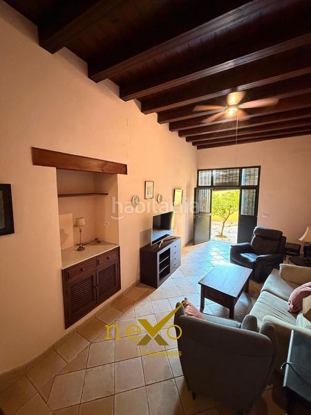 Foto dfd3caf7-864f-44c2-b9c4-f25c39c00ff6. Casa amb aparcament a Carmona