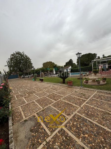 Foto 58e6d34c-c2d6-4924-9311-629180d4b8e6. Xalet amb aparcament piscina a Carmona