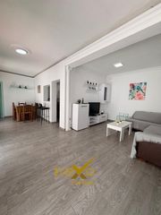 Flat in Carmona. Piso casco antiguo