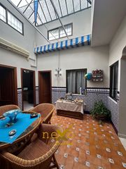 Casa en Carmona. Bar emilio