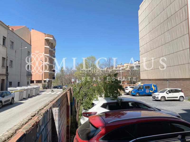 Foto b7bc8e9b-a7f1-4b7d-af7a-07b455e2e239. Terreny residencial a Plaça Catalunya Manresa