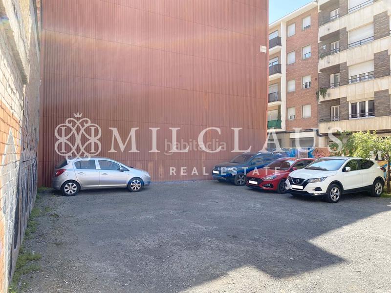 Foto f91e21e4-b345-40ae-b1f1-578b8c290e0d. Terreny residencial a Plaça Catalunya Manresa