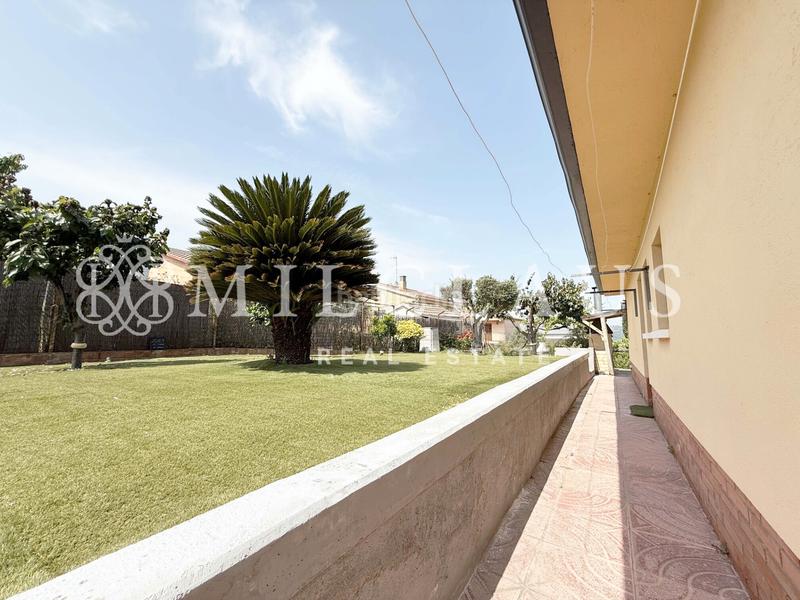 Foto 76462e4c-b499-47f0-a2fd-5ee3358a531a. Casa amb xemeneia calefacció aparcament piscina a Terrassa