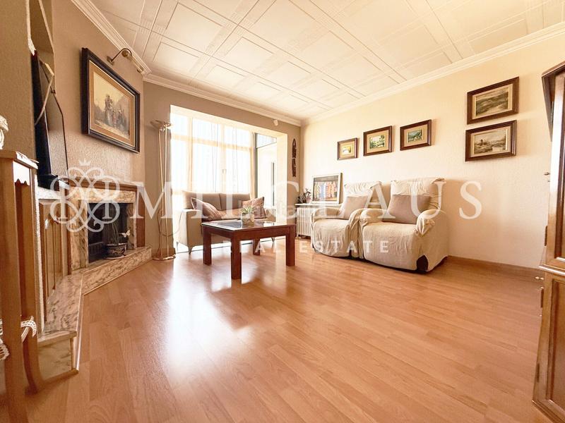 Foto d864b0d7-2a35-4a42-b950-e996218ff0f7. Casa amb xemeneia calefacció aparcament piscina a Terrassa