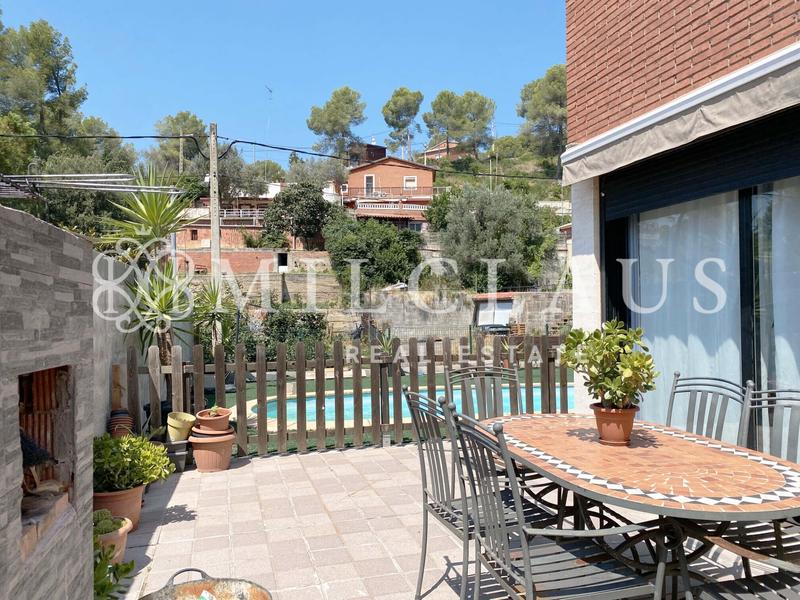 Foto 81aeee0f-1379-4c5b-a786-91d823a811b2. Casa amb calefacció aparcament piscina a Castellnou-Can Mir-Can Solà Rubí