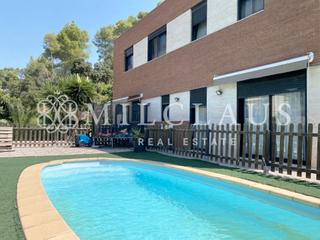 Maison  Carrer sean mac bride. Fantástica casa con piscina en rubí