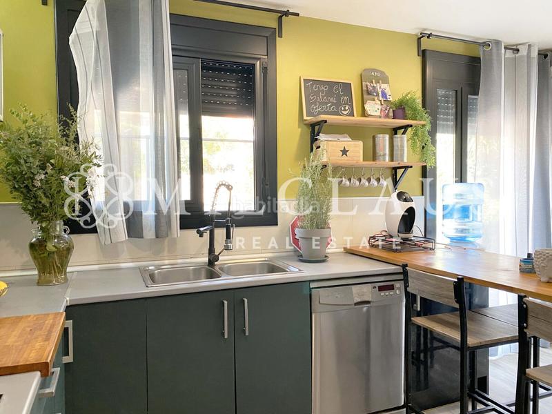 Foto b00c127b-1f3c-4855-b7a4-ca76529dd4cd. Casa amb calefacció aparcament piscina a Castellnou-Can Mir-Can Solà Rubí