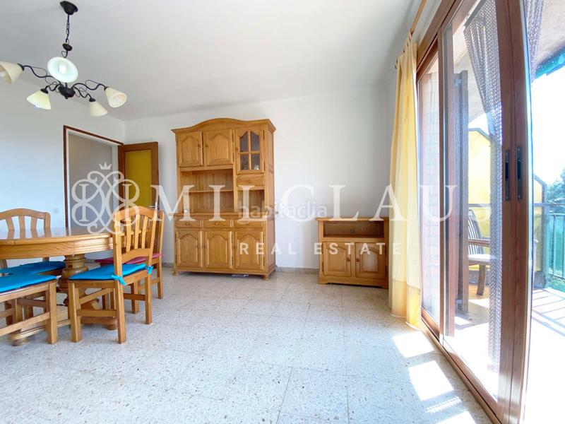 Foto 2d1d98ca-6920-4c2d-8110-dadcf8b51614. Piso práctico piso esquinero y soleado en Talamanca