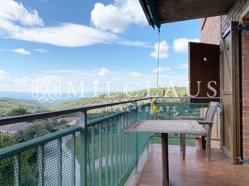 Foto 4b6cb616-074b-4bcf-90ea-44186c3edd60. Piso práctico piso esquinero y soleado en Talamanca