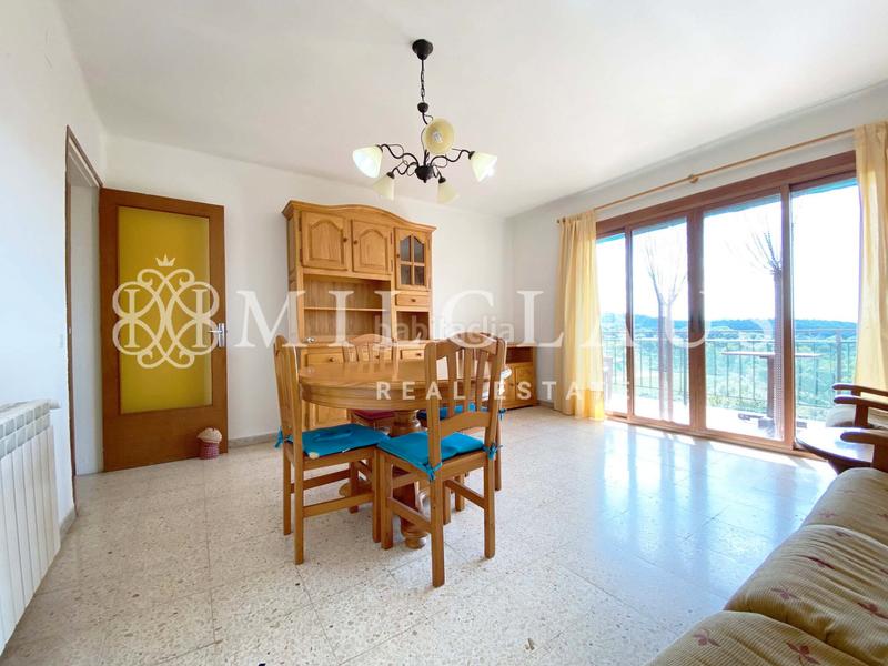 Foto daa43f0a-a552-4ddc-bdae-724e28f20968. Piso práctico piso esquinero y soleado en Talamanca