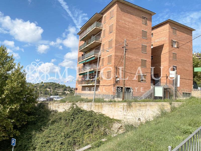 Foto f8e0297e-bd22-4de9-abbe-ab23cddeed3b. Piso práctico piso esquinero y soleado en Talamanca