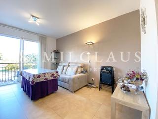 Pis  Carrer de las navas de tolosa. Prctico piso en zona tranquila listo para entrar a vivir.