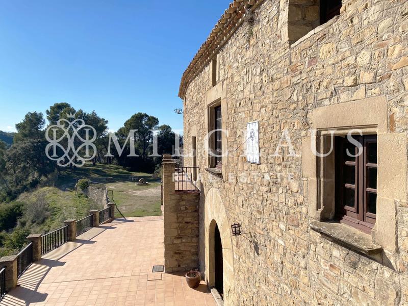 Foto b6aed8b4-e662-46ee-aa99-d04a3fd88c33. Masia a desconocido 10 a Talamanca