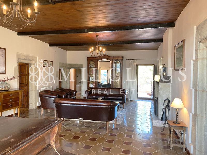 Foto e2acec93-5621-4a3e-a402-220455ac0077. Masia a desconocido 10 a Talamanca