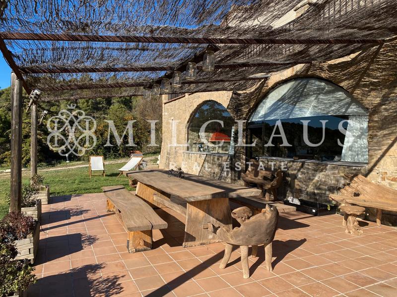 Foto e64ca2af-568a-4f2d-b299-01ffe7f9fc76. Masia a desconocido 10 a Talamanca