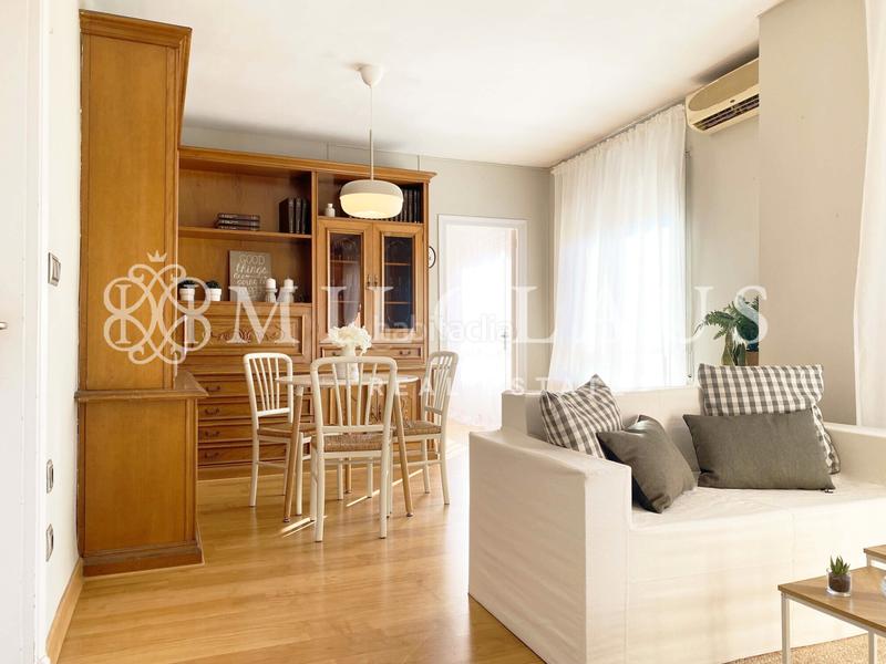 Foto 05214050-f50a-4057-b9e9-8a517dd41aa6. Flat with fireplace heating in Barri del Centre Terrassa