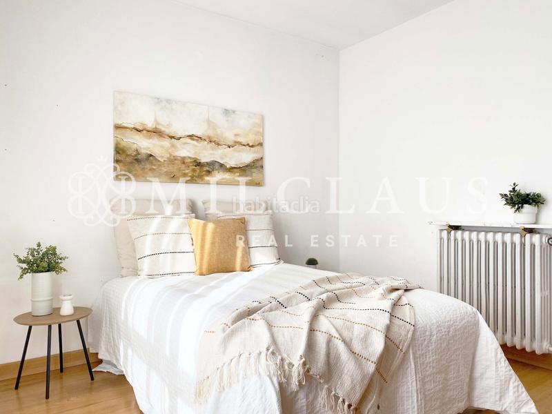 Foto 4a5f9169-87d9-4aed-8671-a1cceb465bc0. Flat with fireplace heating in Barri del Centre Terrassa