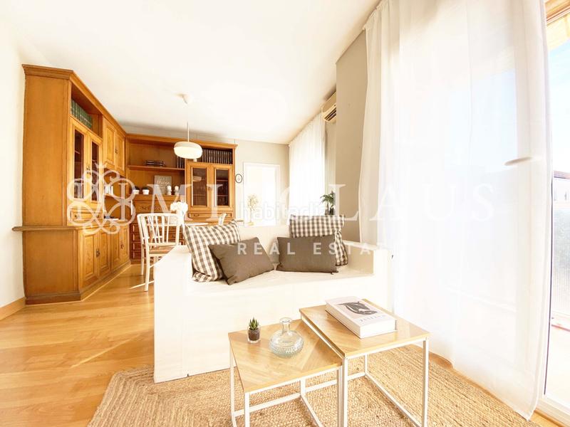 Foto 67198aaf-2308-445c-aef8-94a98b0d49d7. Flat with fireplace heating in Barri del Centre Terrassa