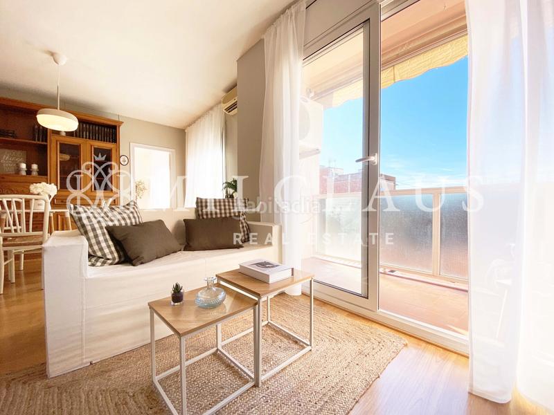 Foto 7a7aed25-ff57-4851-a3ad-f92749fda12b. Flat with fireplace heating in Barri del Centre Terrassa