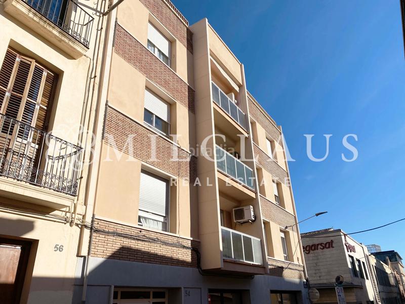 Foto c5d5389e-2d5a-4b7c-beb8-f335bca93ae2. Flat with fireplace heating in Barri del Centre Terrassa