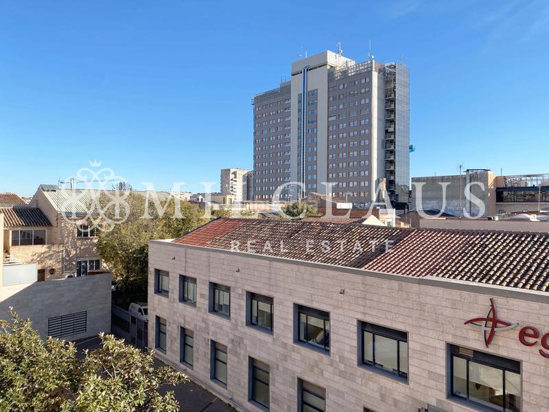 Foto fc8f6535-6691-4e13-8aba-3b8b2f84f950. Flat with fireplace heating in Barri del Centre Terrassa