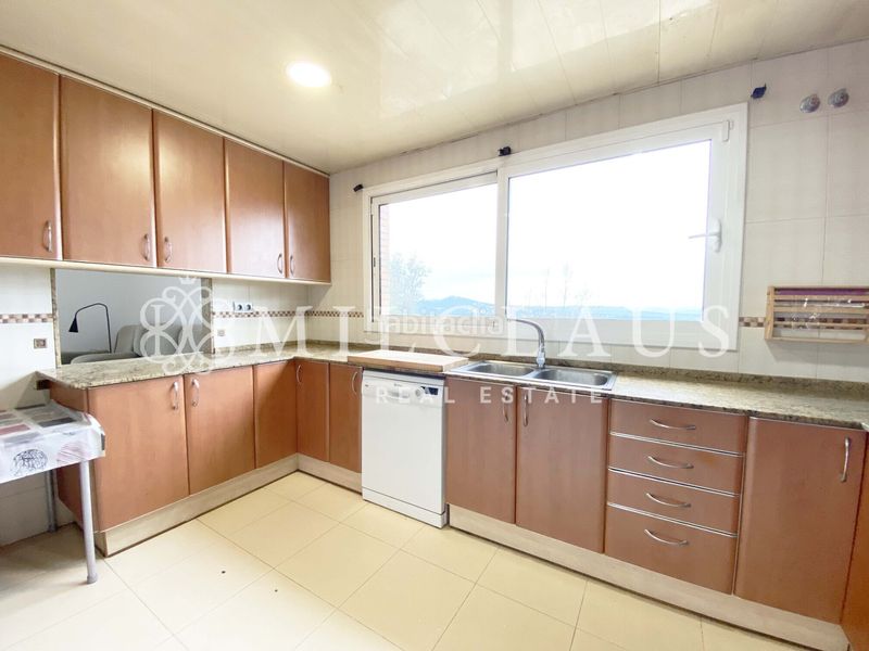 Foto 0d461f2f-4d5a-4da5-9c9d-85c6fecf87dc. Xalet amb xemeneia calefacció aparcament a Mediona