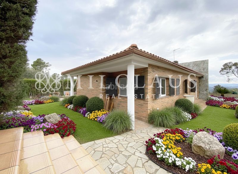 Foto 0f7a9095-b322-4d8c-913e-cb47006d6f21. Xalet amb xemeneia calefacció aparcament a Mediona