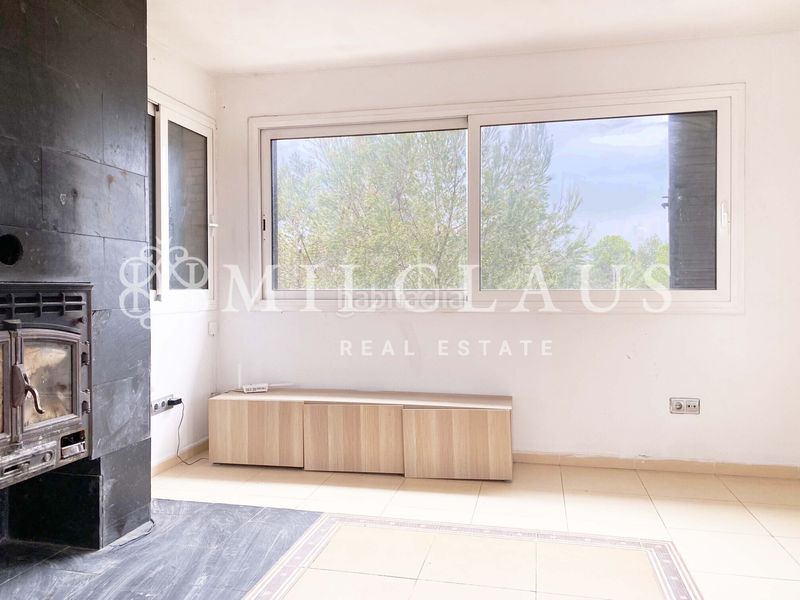 Foto 17f01fae-cc1a-452f-a681-4fbdf2a6bb87. Xalet amb xemeneia calefacció aparcament a Mediona