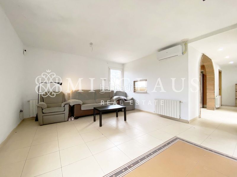 Foto 3ab5d267-7ed0-43fc-a50c-06800c3c9a6b. Xalet amb xemeneia calefacció aparcament a Mediona