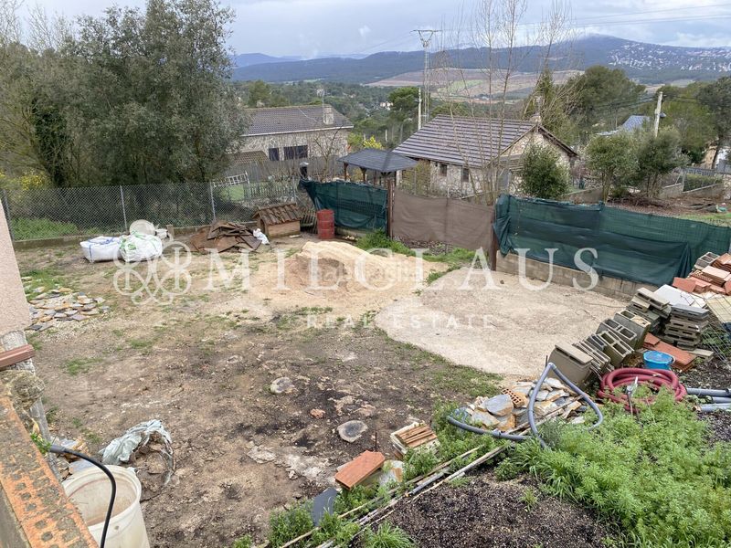 Foto 550ac76d-70b6-4fb3-98b0-e275923d613d. Xalet amb xemeneia calefacció aparcament a Mediona