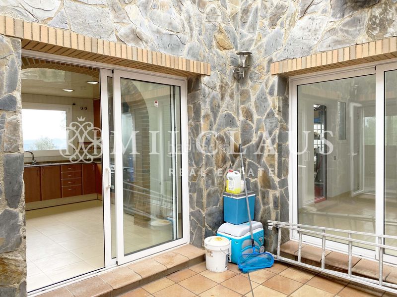 Foto 6a5565d5-6ca9-4608-9f07-a274e7ac926d. Xalet amb xemeneia calefacció aparcament a Mediona