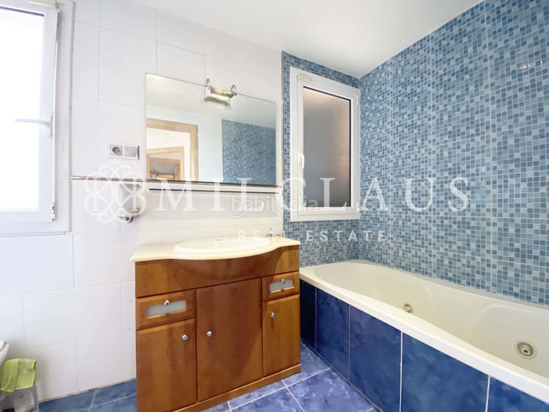 Foto 6f3dec6d-fbbc-41a2-9d42-8856ae922db8. Xalet amb xemeneia calefacció aparcament a Mediona