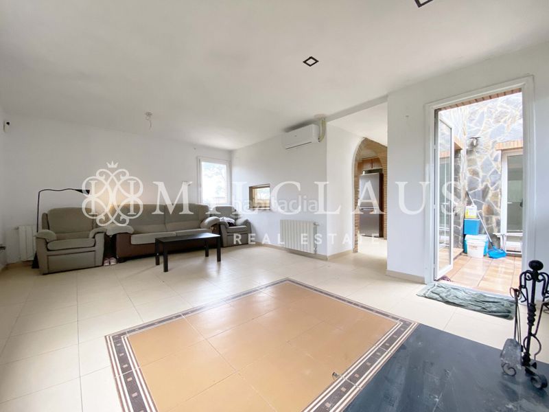 Foto 8122ecd1-c0f4-4d62-862c-e40331576925. Xalet amb xemeneia calefacció aparcament a Mediona