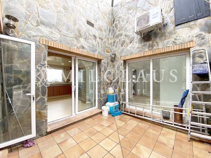 Foto 8526ed6c-3633-4bc9-b549-c265941e664a. Xalet amb xemeneia calefacció aparcament a Mediona